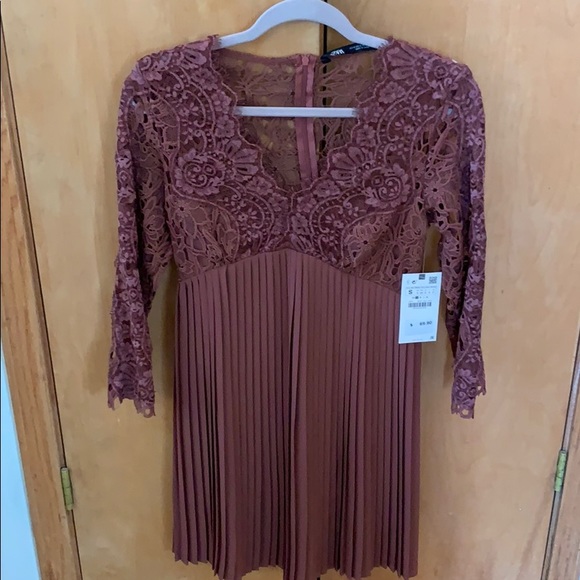 Zara Lace / Pleated Dress - Picture 1 of 4